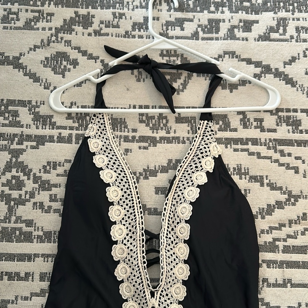 Crochet Trim Plunge One Piece Swimsuit 🖤🩱